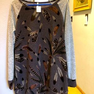 Women’s long sleeve sweater tunic- large